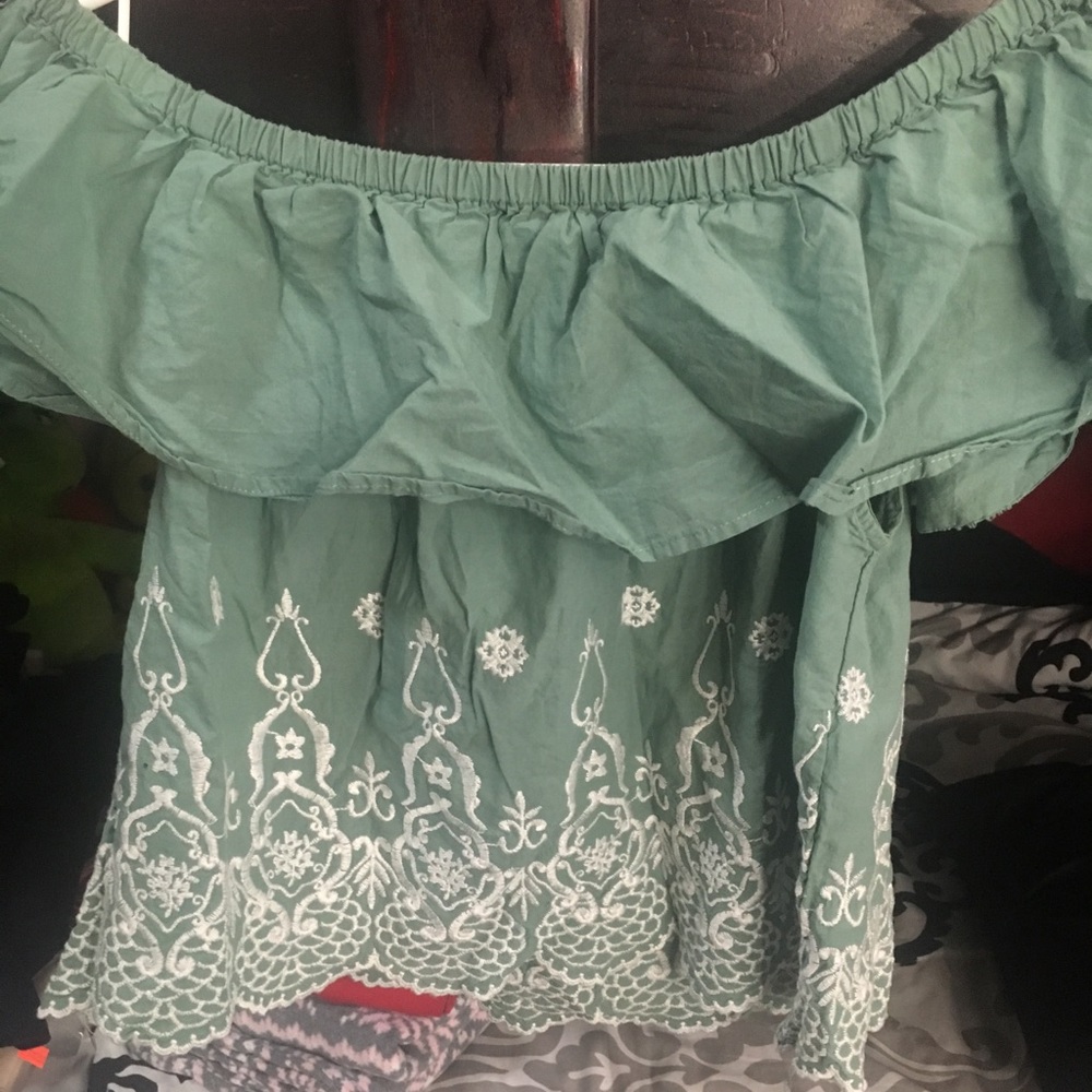 Off the shoulder super cute top